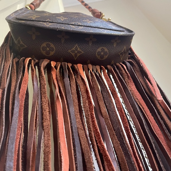 Louis Vuitton Boho Style by Agape Customs World Traveler Messenger Bag-Authentic - Picture 5 of 13